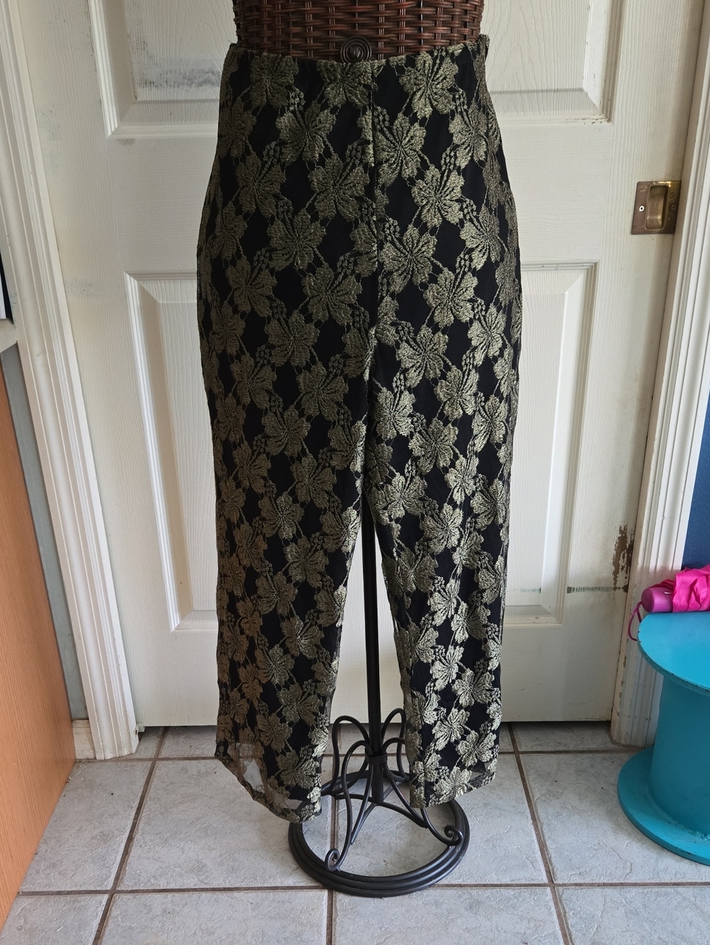 Carole Little Black and Gold Floral Wide-Leg Lace  Pants-Size XL